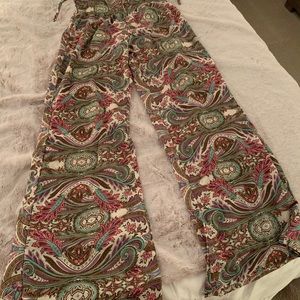 bell bottom paisley print pants💕size s